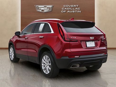 Used 2023 Cadillac XT4 Luxury w/ Driver Awareness Package image 3