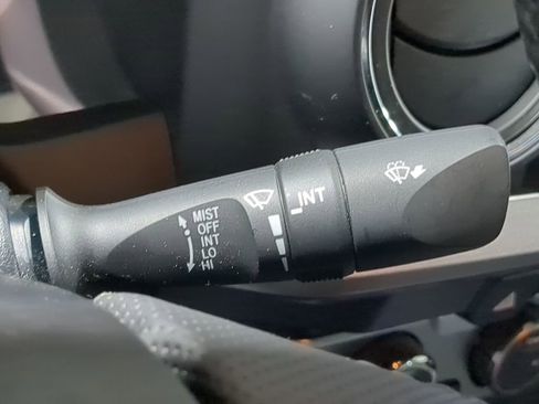 Used 2021 Toyota Tacoma Limited image 37