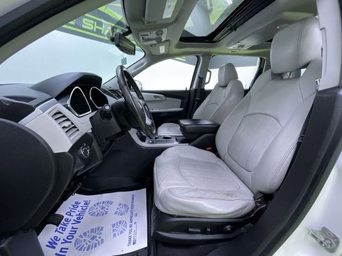 Used 2011 Chevrolet Traverse LTZ image 18