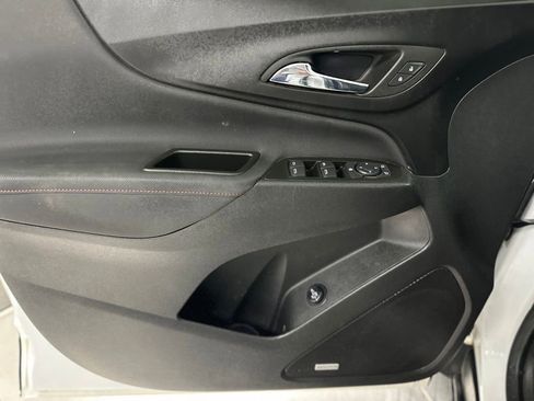 Used 2022 Chevrolet Equinox RS w/ RS Leather Package FWD image 16