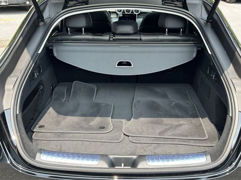 Used 2025 Mercedes-Benz GLC 300 4MATIC image 31