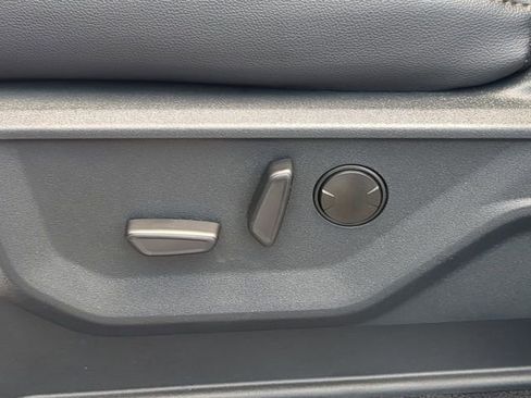 Used 2025 Ford F150 Lariat w/ Equipment Group 501A Mid image 20