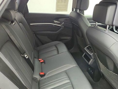 Used 2024 Audi Q8 e-tron Premium Plus image 24