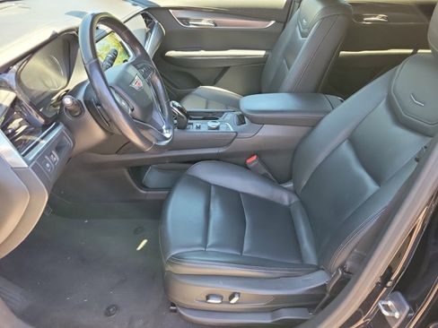 Used 2023 Cadillac XT6 Luxury FWD image 6