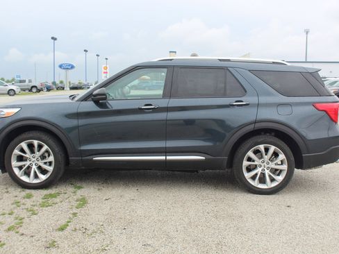 Used 2023 Ford Explorer Platinum w/ Premium Technology Package image 8