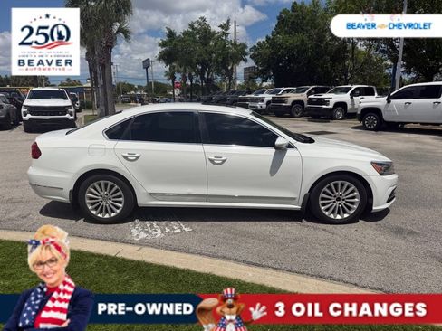 Used 2016 Volkswagen Passat 1.8T SE w/ Lighting Package FWD image 3