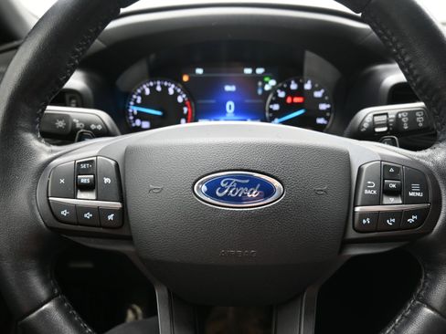 Used 2020 Ford Explorer XLT w/ Class III Trailer Tow Package image 16