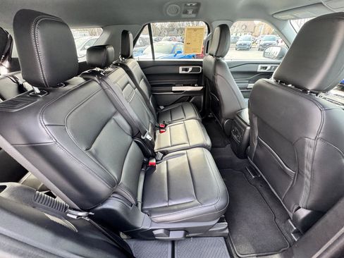 Used 2023 Ford Explorer XLT w/ Equipment Group 202A AWD/4WD image 26