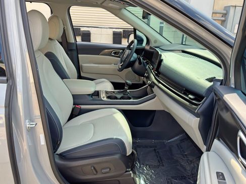 Used 2025 Kia Carnival SX Prestige FWD image 16