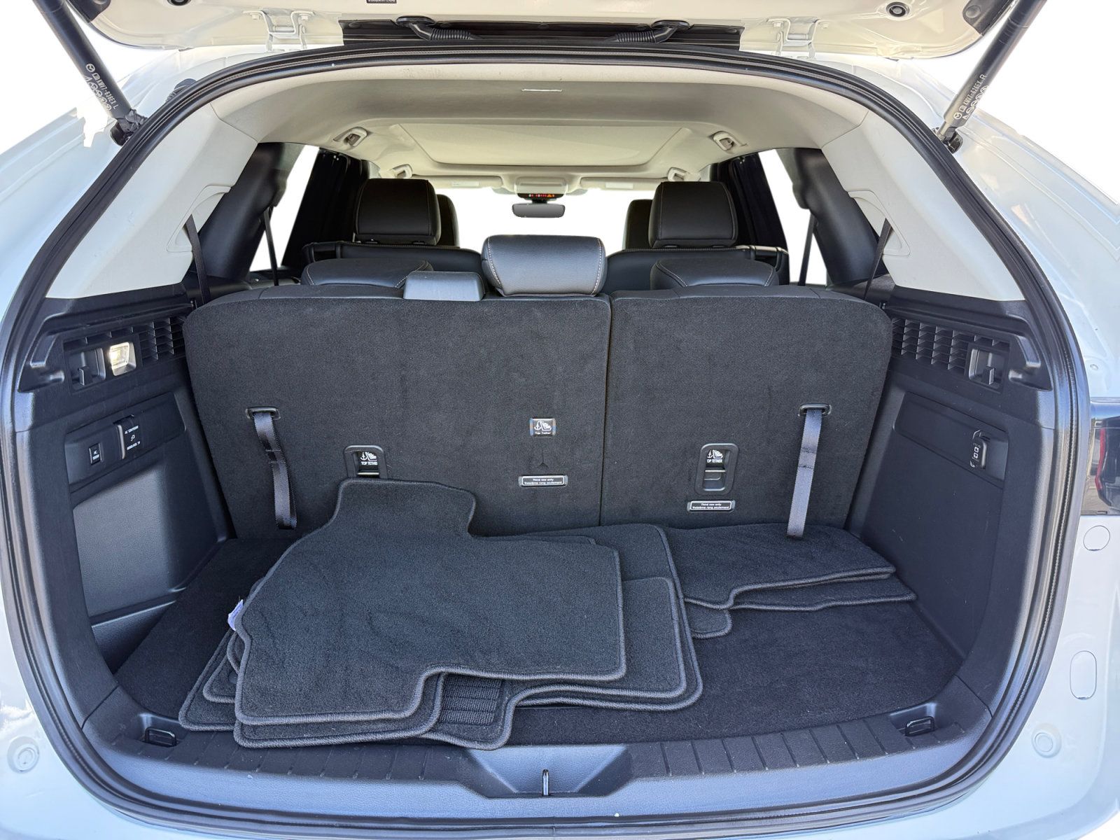 Certified 2024 MAZDA CX-90 Plug-In Hybrid w/ Premium Pkg AWD/4WD image 17
