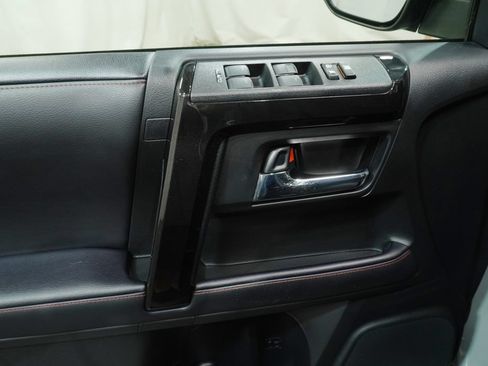 Certified 2022 Toyota 4Runner TRD Off-Road Premium AWD/4WD image 23