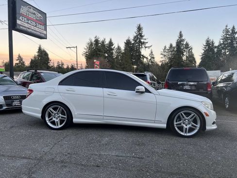 Used 2010 Mercedes-Benz C 300 Sedan image 4