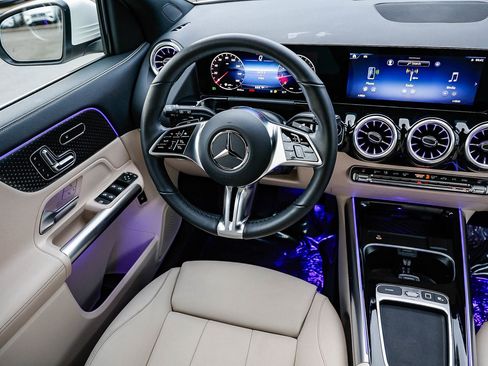 Certified 2025 Mercedes-Benz GLA 250 4MATIC image 14