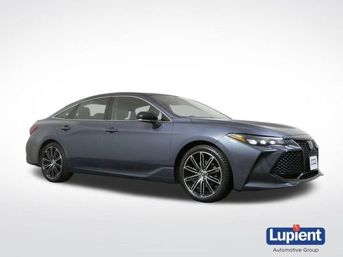 Used 2019 Toyota Avalon XSE w/ All Weather Liner Package FWD image 1