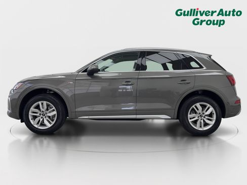 Used 2023 Audi Q5 2.0T Premium w/ Convenience Package AWD/4WD image 3