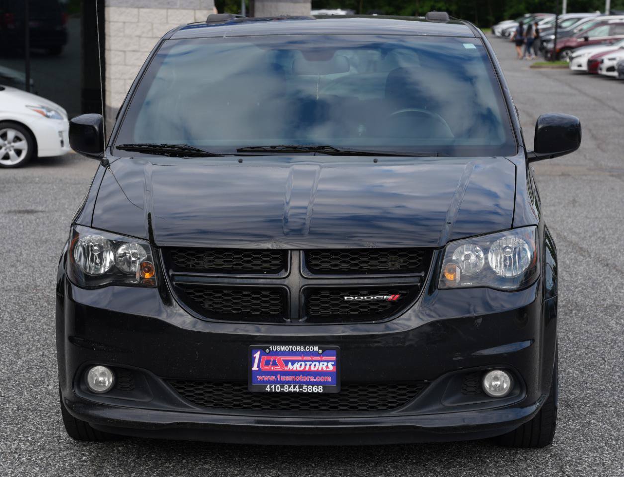 Used 2019 Dodge Grand Caravan SE FWD image 2
