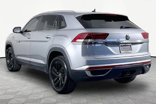 Used 2023 Volkswagen Atlas Cross Sport SE FWD image 4