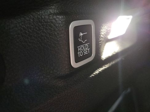Used 2021 Jeep Grand Cherokee L Limited AWD/4WD image 31