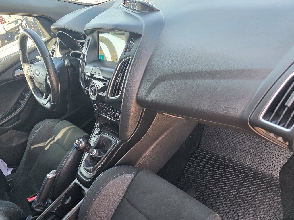 Used 2016 Ford Focus RS AWD/4WD image 21