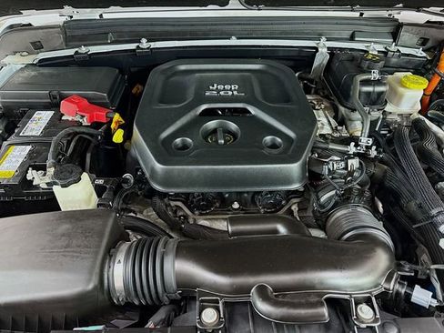 Used 2022 Jeep Wrangler Sahara w/ Cold Weather Group image 32