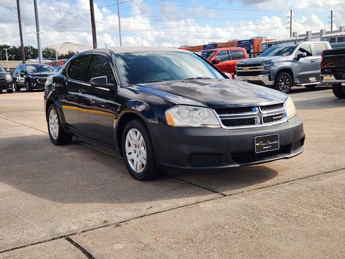 Used 2014 Dodge Avenger SE FWD image 4