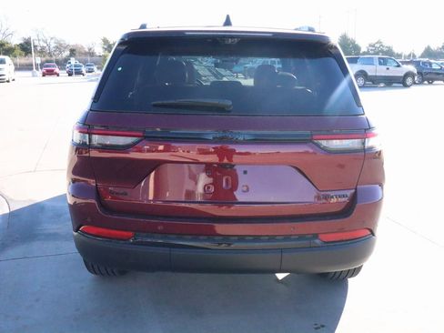 New 2025 Jeep Grand Cherokee Limited w/ Luxury Tech Group II image 23