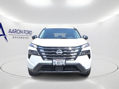 Used 2024 Nissan Rogue S FWD image 2