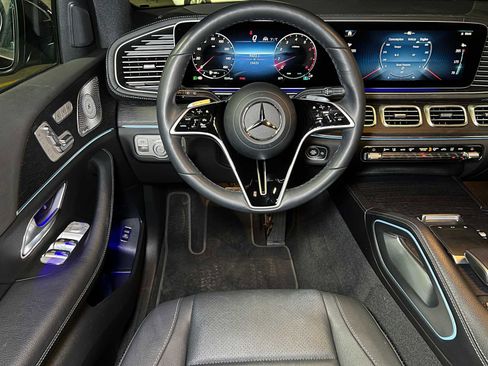 Certified 2025 Mercedes-Benz GLS 450 4MATIC image 41