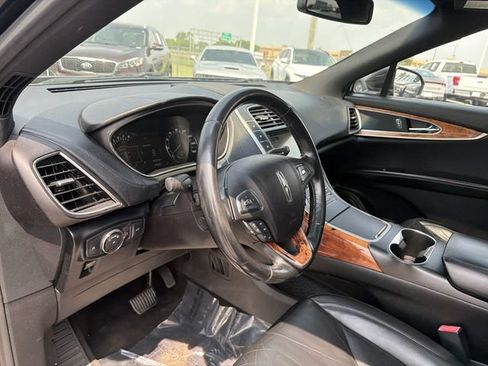 Used 2018 Lincoln MKX Select w/ Select Plus Package AWD/4WD image 20