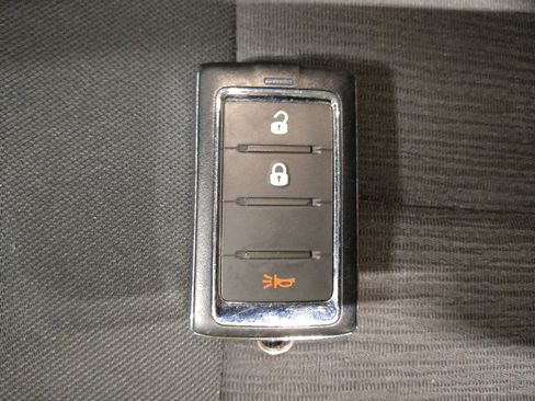 Used 2023 Jeep Grand Cherokee Laredo AWD/4WD image 32