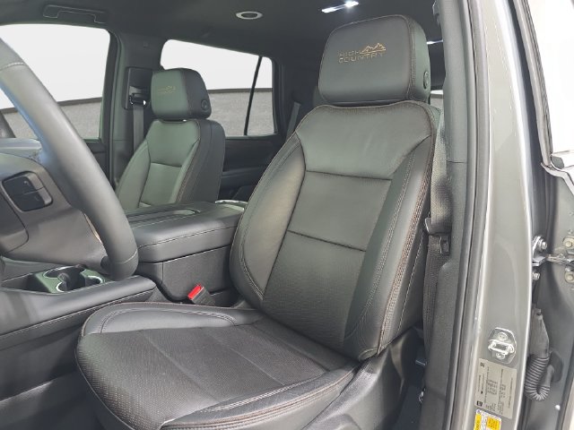 Used 2023 Chevrolet Tahoe High Country AWD/4WD image 14
