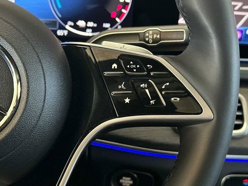 Used 2025 Mercedes-Benz GLE 450e 4MATIC image 32