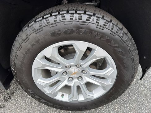 Used 2025 Chevrolet Silverado 1500 LTZ AWD/4WD image 12