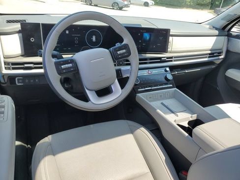 Used 2025 Hyundai Santa Fe Calligraphy AWD/4WD image 9
