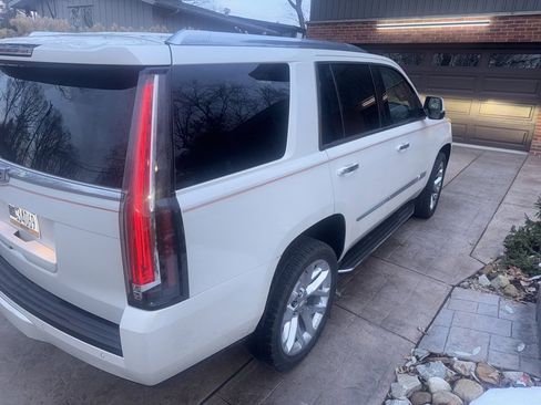 Used 2015 Cadillac Escalade Luxury image 6