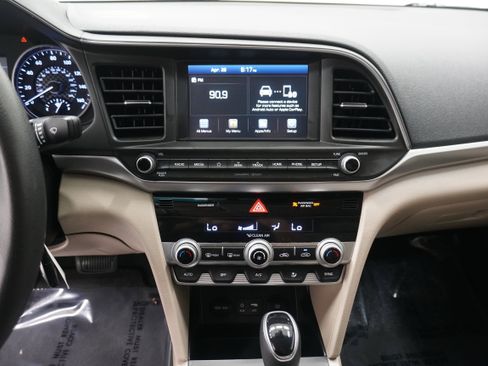 Used 2020 Hyundai Elantra SEL w/ Convenience Package (C2) FWD image 17