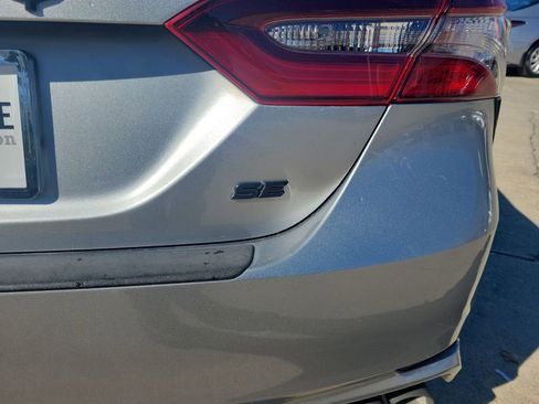 Certified 2022 Toyota Camry SE image 5