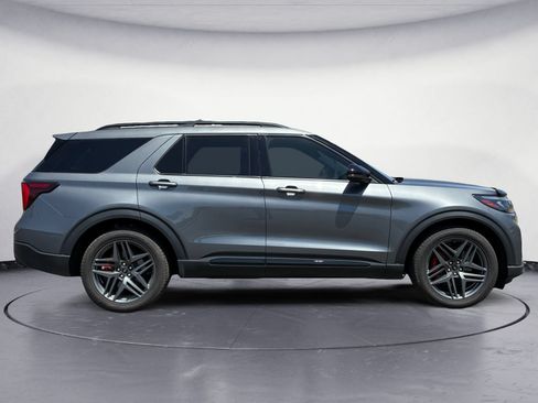 Used 2025 Ford Explorer ST AWD/4WD image 6