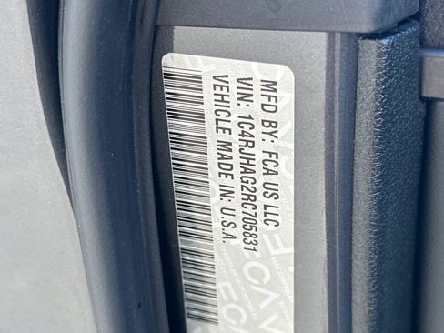 Used 2024 Jeep Grand Cherokee Altitude AWD/4WD image 30