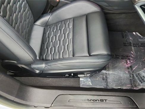 Used 2023 Audi e-tron GT Premium Plus w/ Performance Package image 20