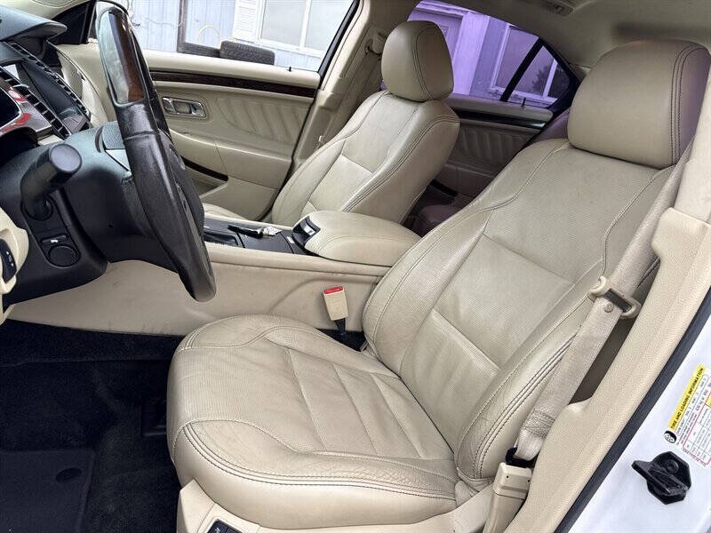 Used 2016 Ford Taurus Limited FWD image 17