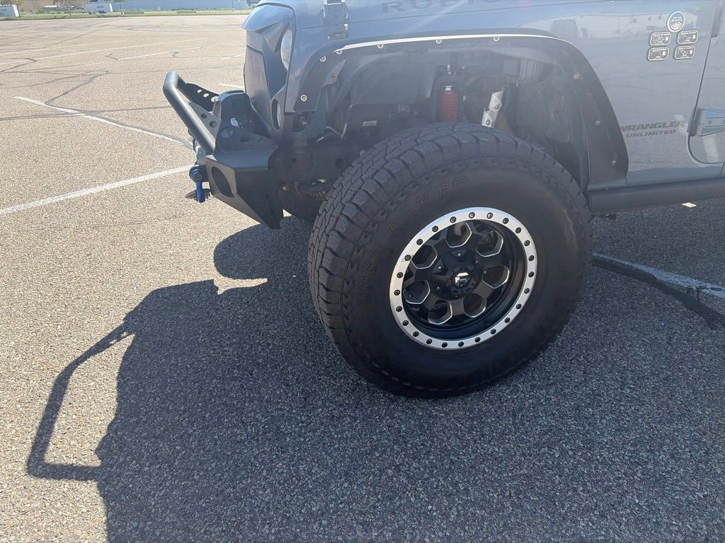 Used 2014 Jeep Wrangler Unlimited Rubicon w/ Connectivity Group AWD/4WD image 10