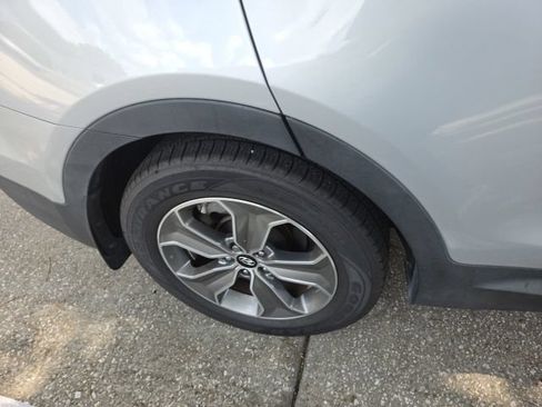 Used 2014 Hyundai Santa Fe GLS FWD image 4