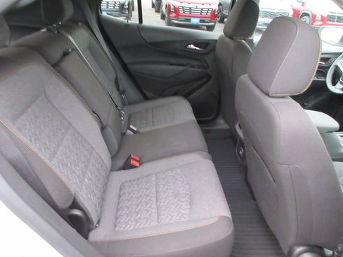 Used 2024 Chevrolet Equinox LT image 18