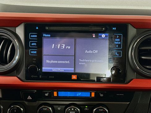 Used 2019 Toyota Tacoma TRD Sport AWD/4WD image 19