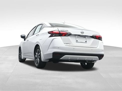 Used 2025 Nissan Versa SV w/ Trunk Package FWD image 13