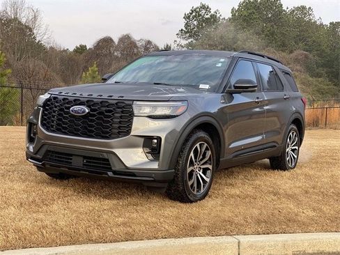 Used 2025 Ford Explorer ST-Line w/ Premium Package image 44