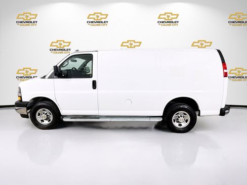 Used 2024 Chevrolet Express 2500 w/ Driver Convenience Package image 4