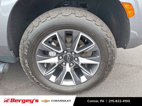 Certified 2022 Chevrolet Tahoe Z71 w/ Luxury Package AWD/4WD image 10