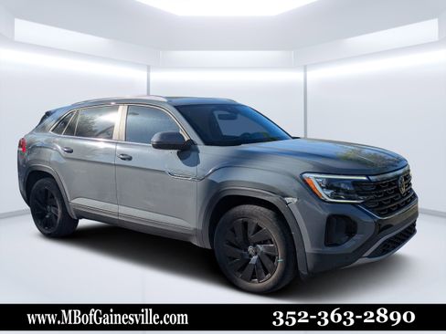 Used 2024 Volkswagen Atlas Cross Sport SE w/ Panoramic Sunroof Package image 1